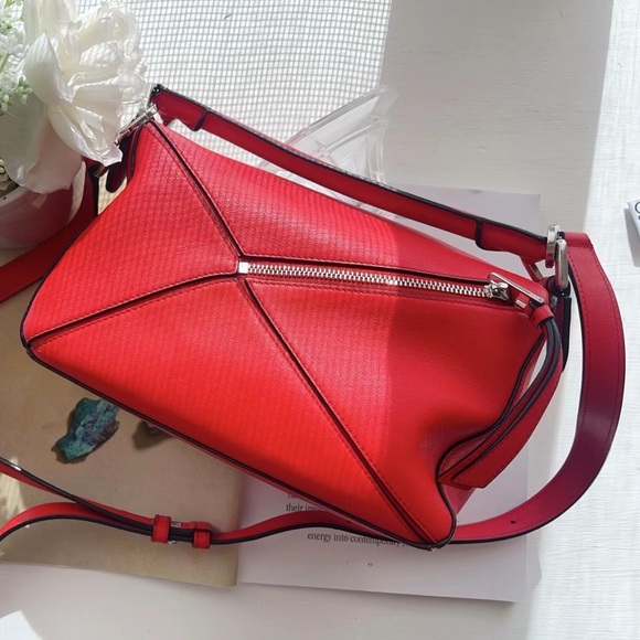 Loewe Calfskin Small Puzzle Bag Scarlet - Picture 2 of 7